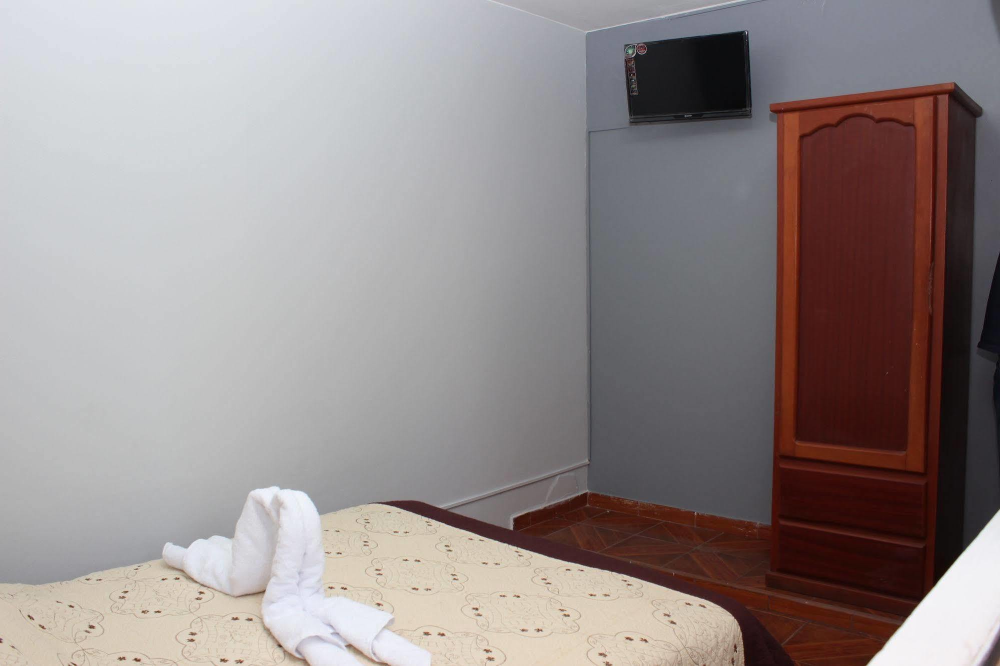 Hostal Las Fresas Lima Airport Callao Exterior photo